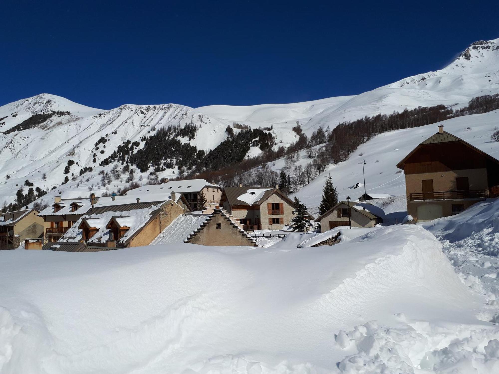 De Tourisme La Meije Blanche *